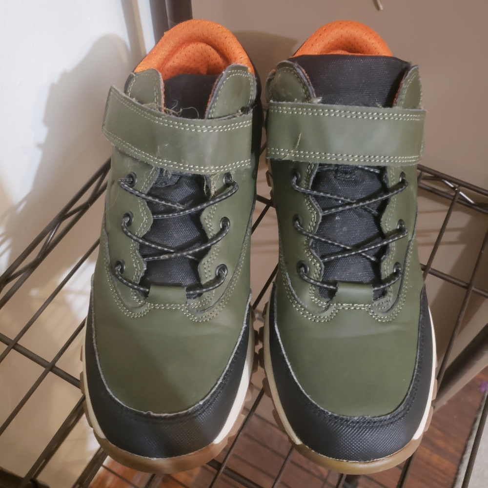 Falls Creek Kids Size 6M Olive and Black Boots with Orange Interior